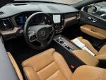 Volvo XC60 2023 Musta