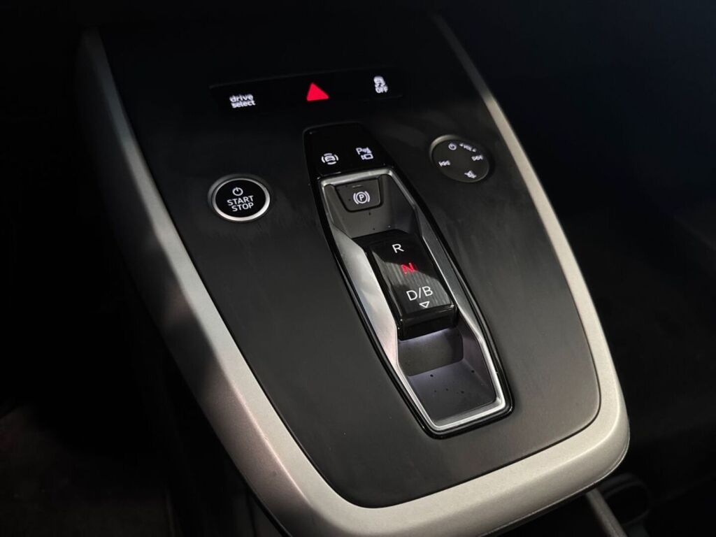 Audi Q4 e-tron 2023 Sininen