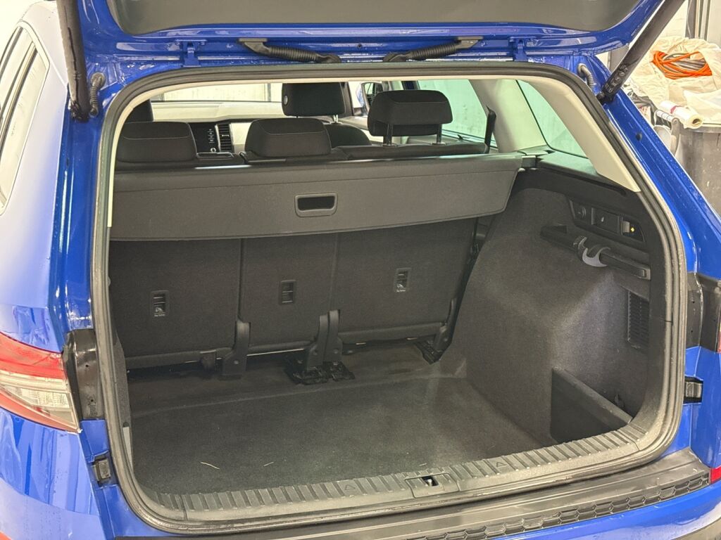 Skoda Kodiaq 2023 Sininen