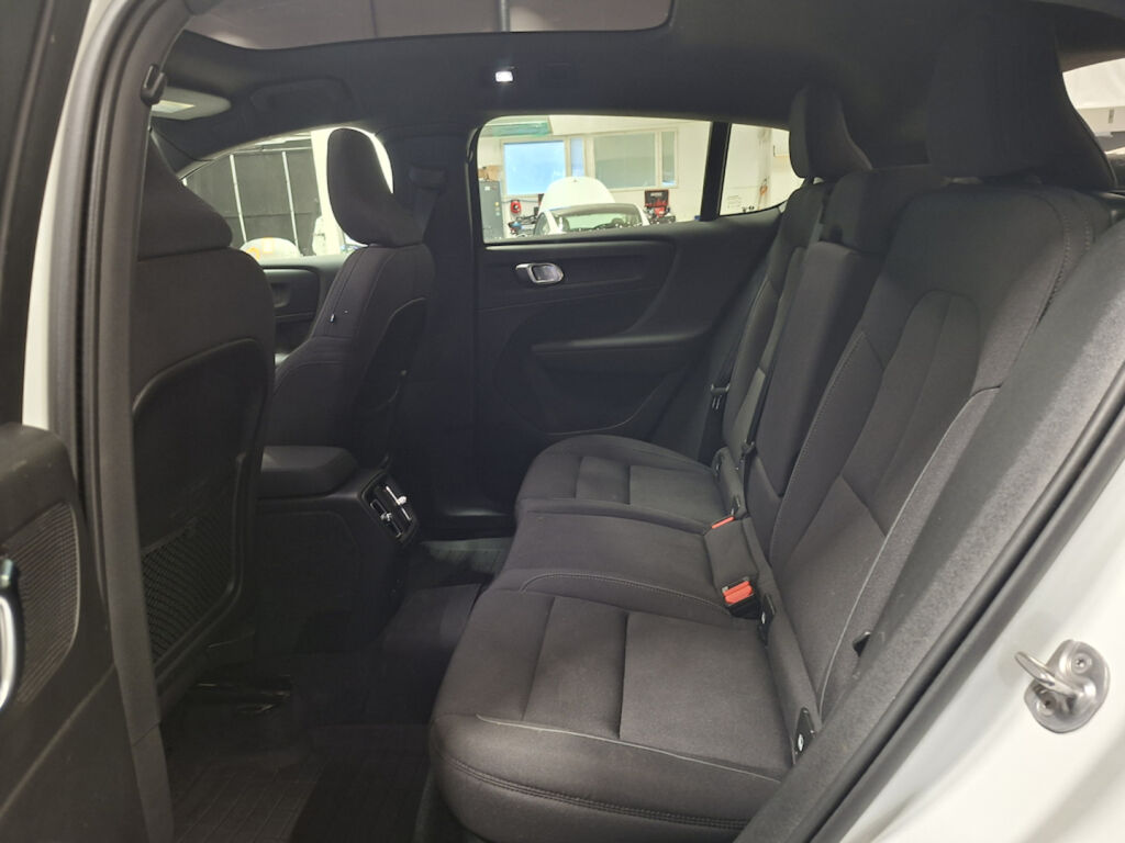 Volvo C40 2023 Valkoinen