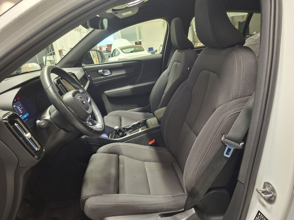 Volvo C40 2023 Valkoinen