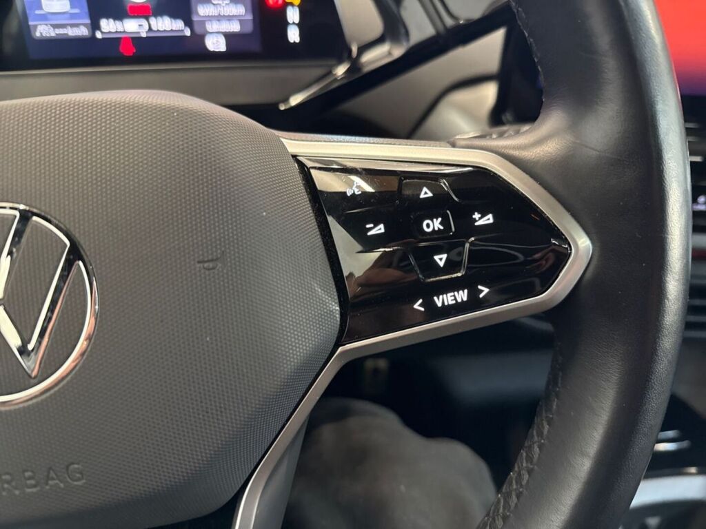 Volkswagen ID.4 2023 Musta