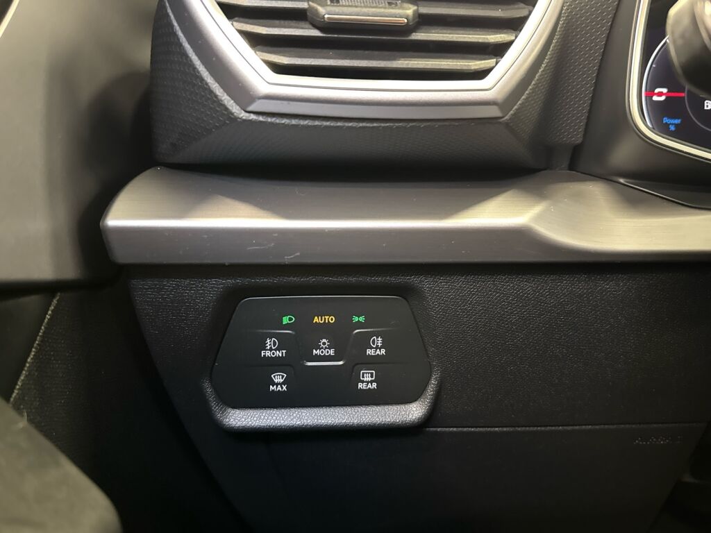 Seat Leon Sportstourer 2021 Harmaa