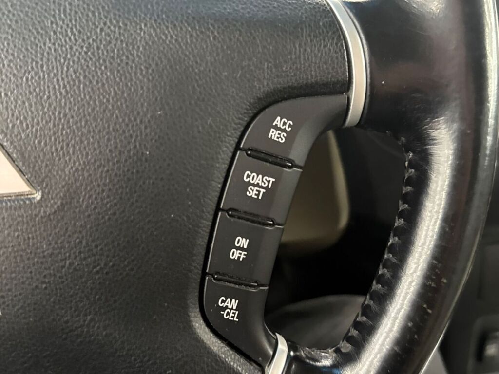 Mitsubishi Pajero 2011 Musta