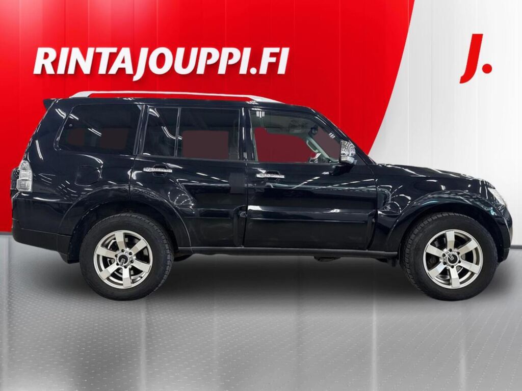 Mitsubishi Pajero 2011 Musta