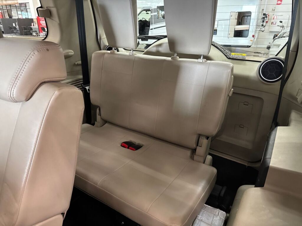 Mitsubishi Pajero 2011 Musta