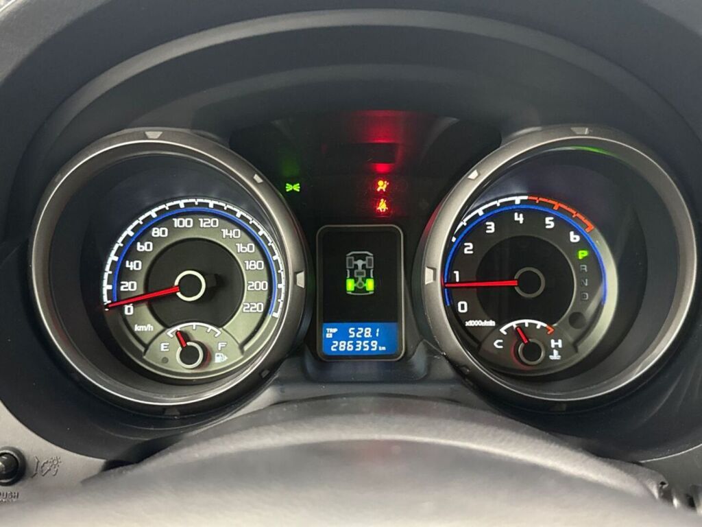 Mitsubishi Pajero 2011 Musta