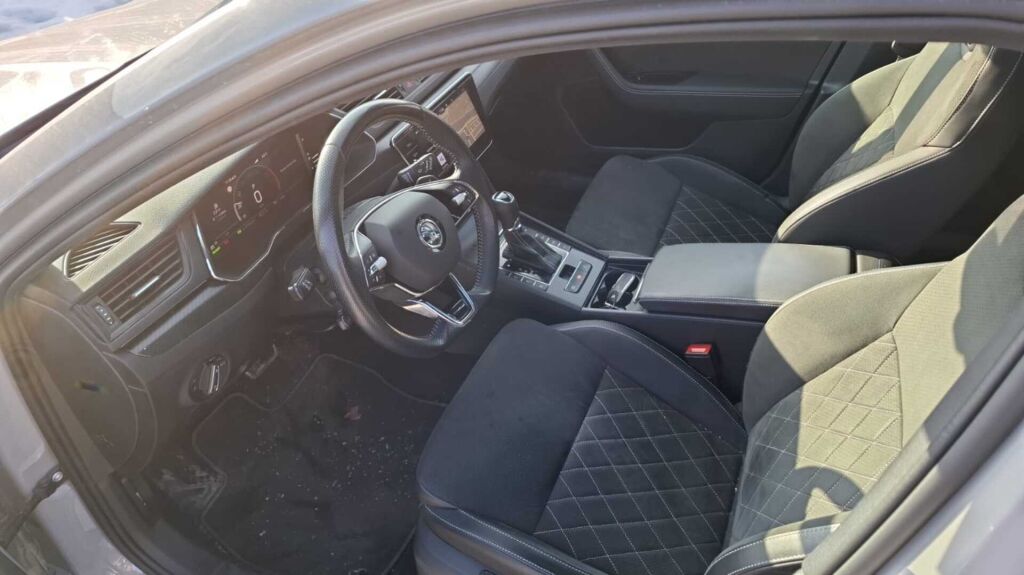 Skoda Superb 2023 Harmaa