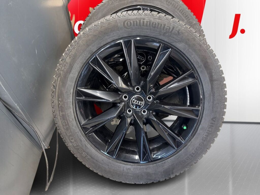 Audi Q4 e-tron 2023 Musta