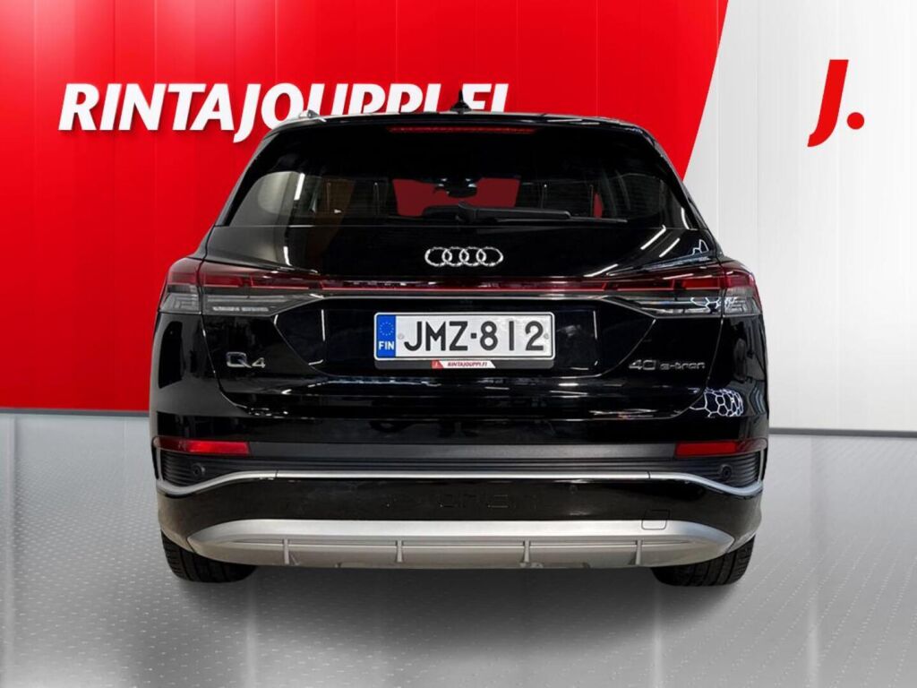 Audi Q4 e-tron 2023 Musta