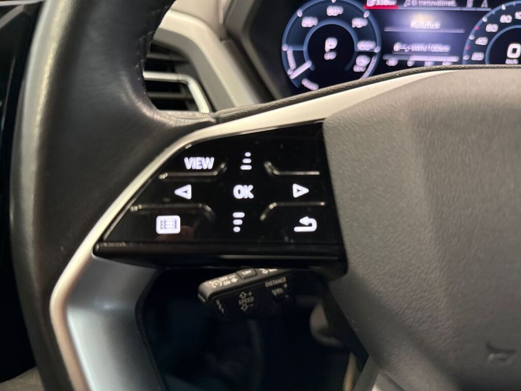 Audi Q4 e-tron 2023 Musta