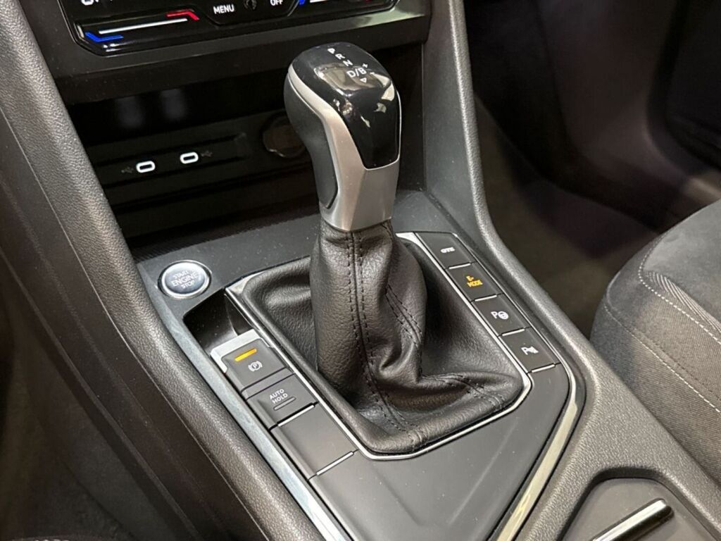 Volkswagen Tiguan 2023 Valkoinen