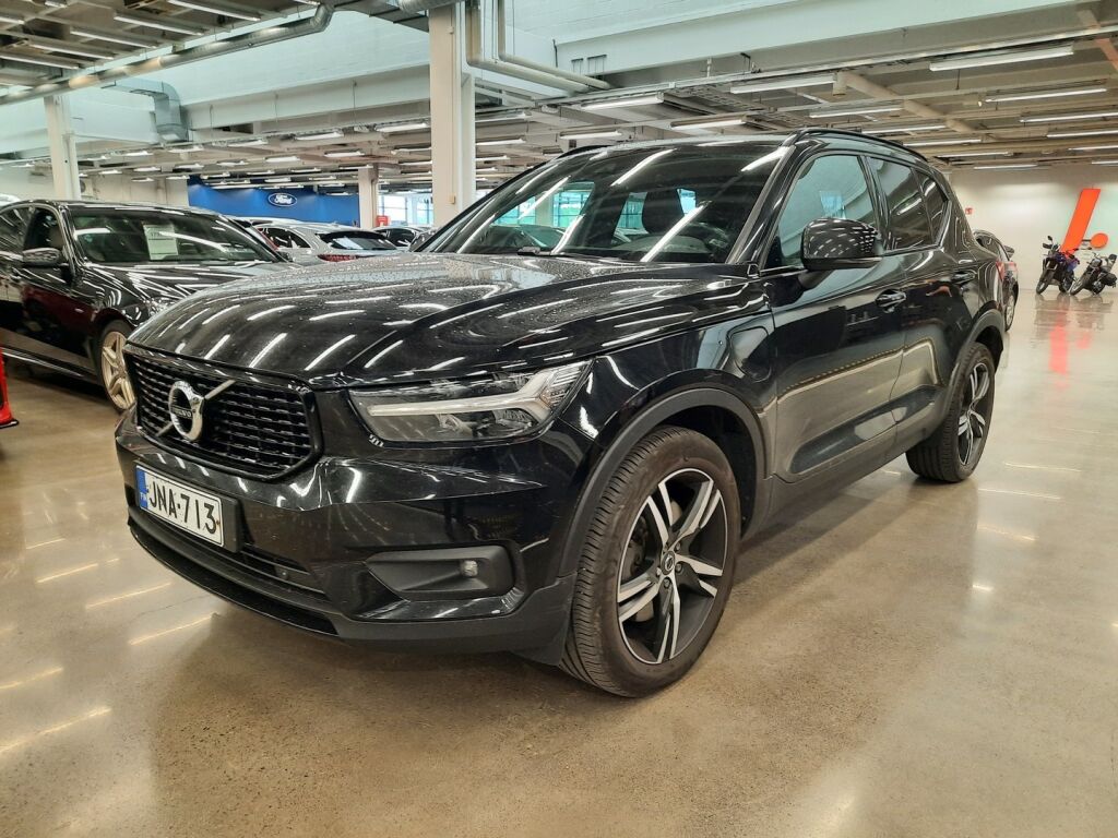 Volvo XC40 2020 Musta