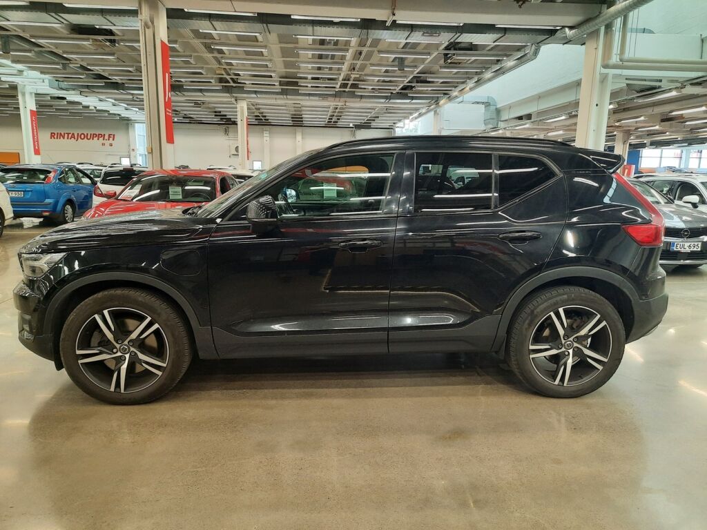 Volvo XC40 2020 Musta