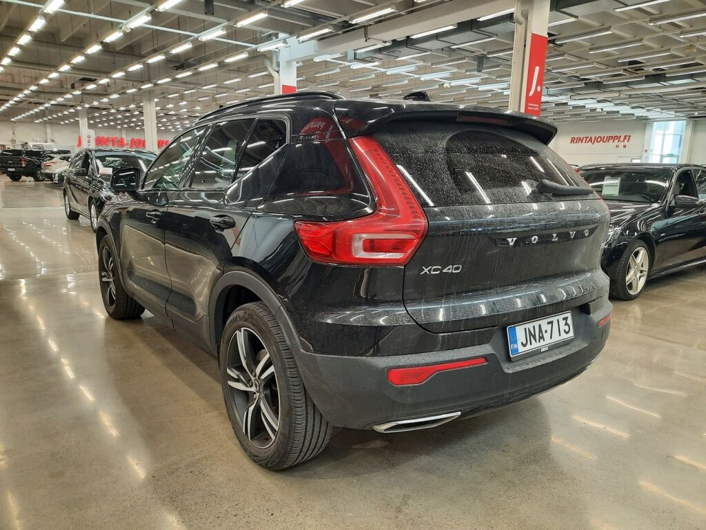Volvo XC40 2020 Musta