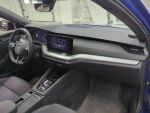 Skoda Octavia 2023 Sininen