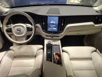 Volvo XC60 2024 Sininen