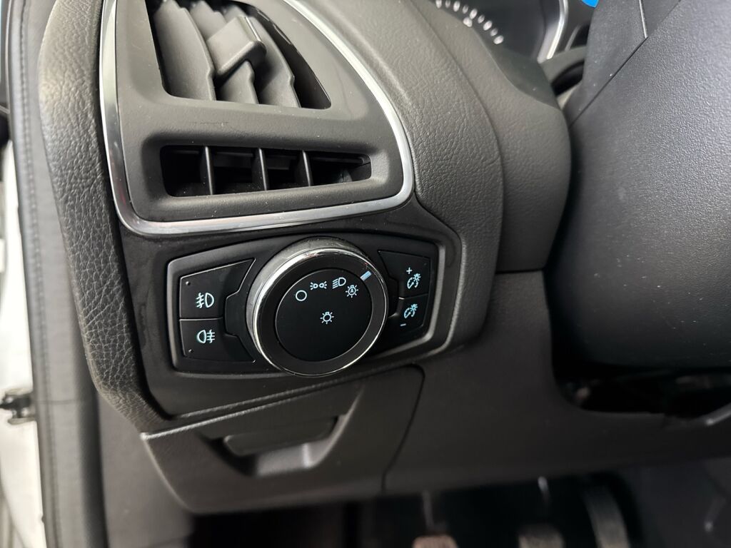 Ford Focus 2014 Harmaa