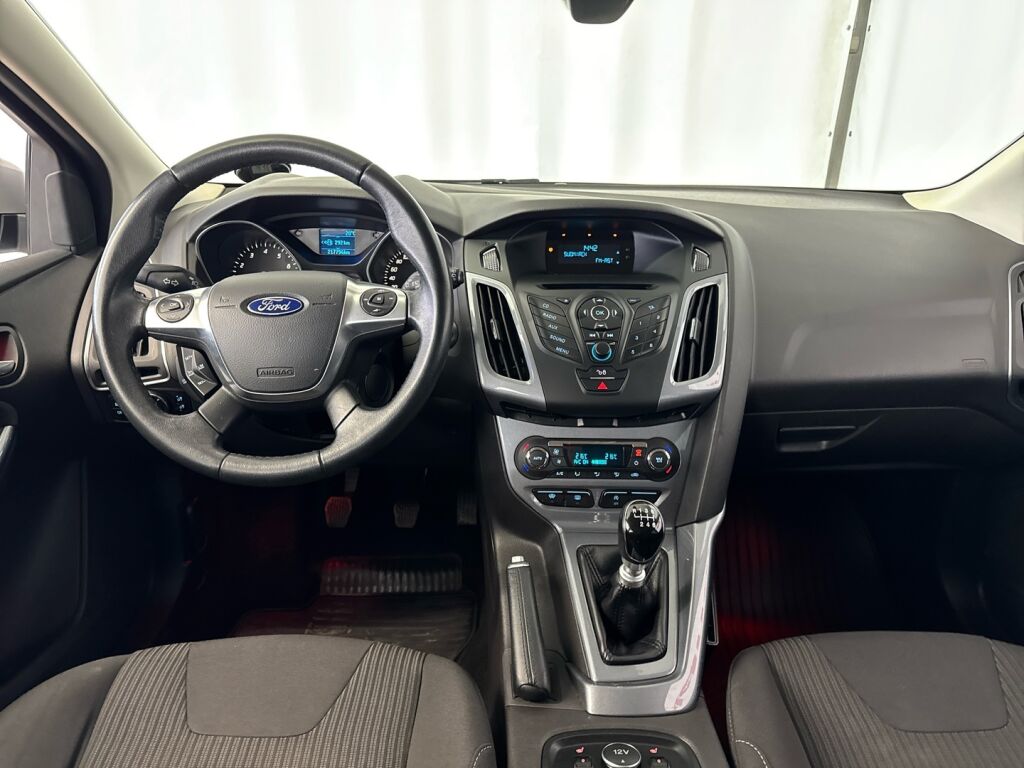 Ford Focus 2014 Harmaa