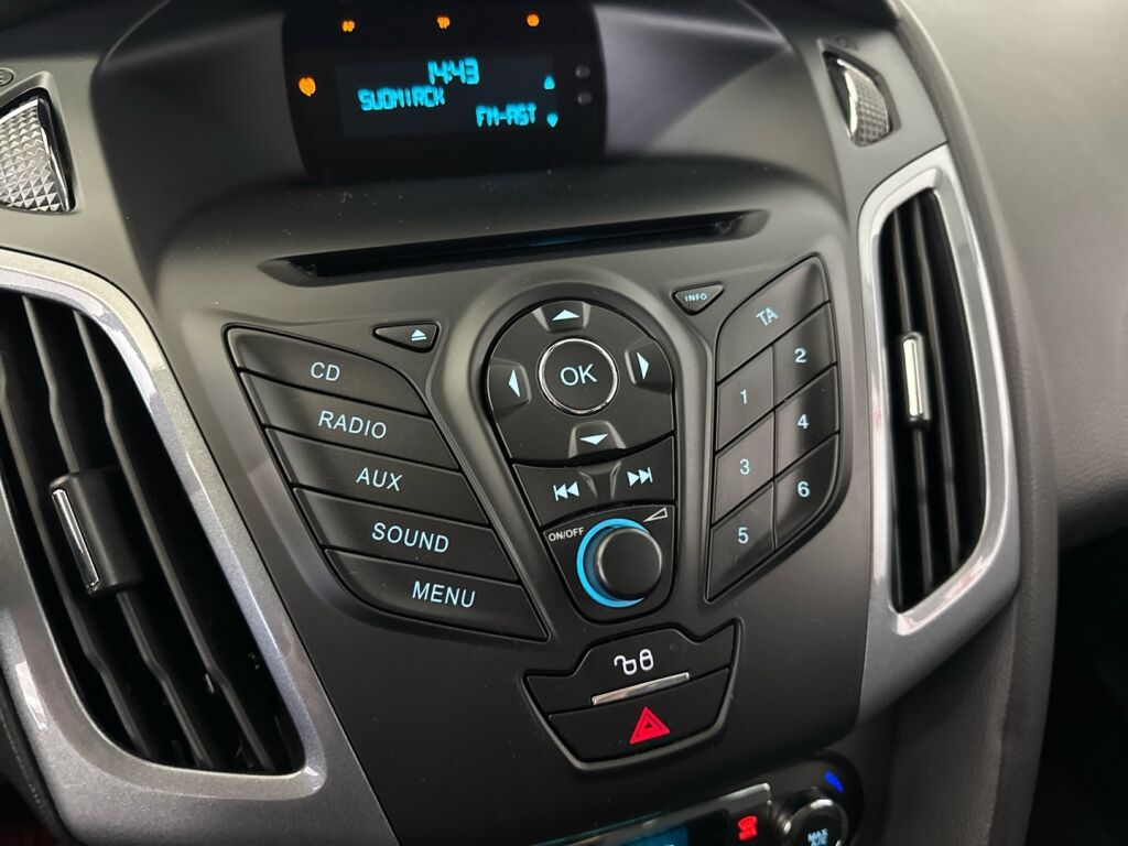 Ford Focus 2014 Harmaa