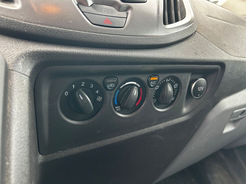 Ford Transit 2019 Valkoinen