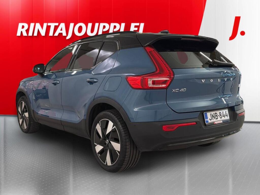 Volvo XC40 2024 Sininen