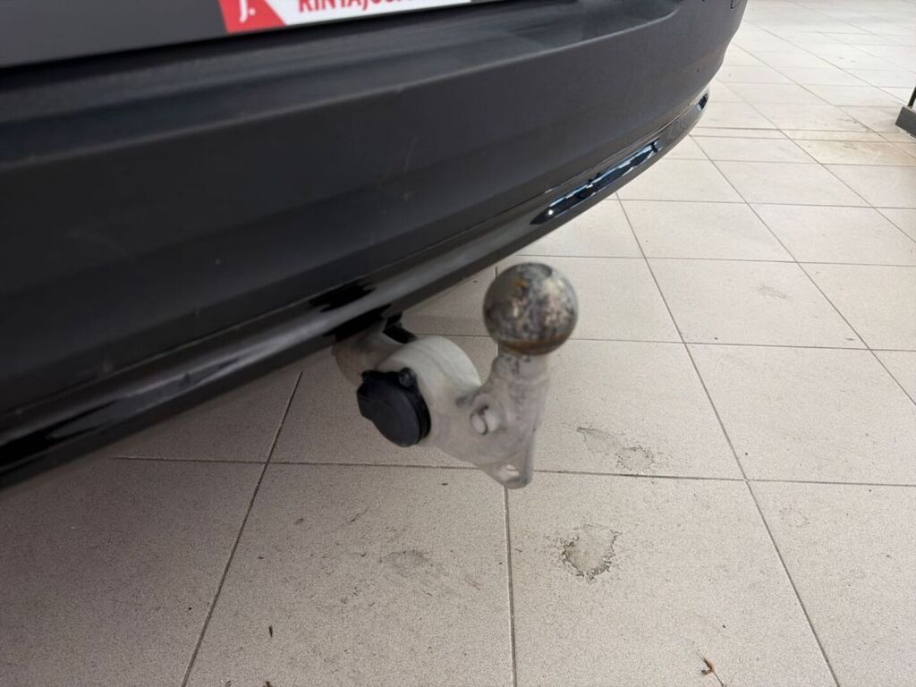 Volvo XC40 2024 Sininen