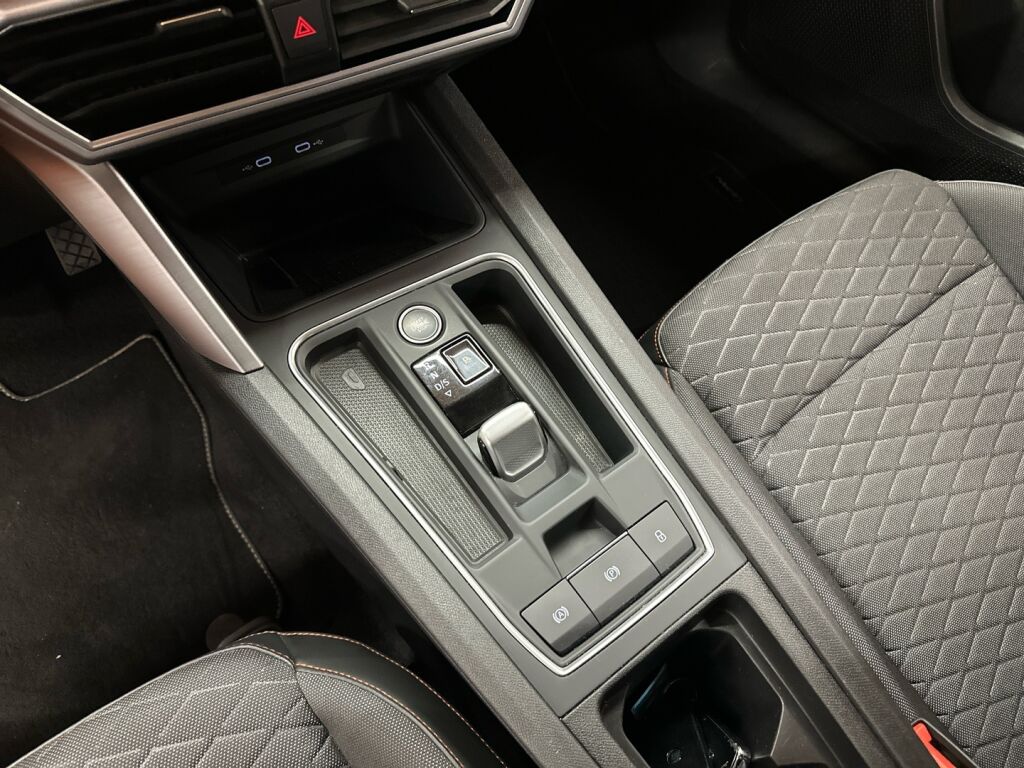 Seat Leon Sportstourer 2021 Valkoinen