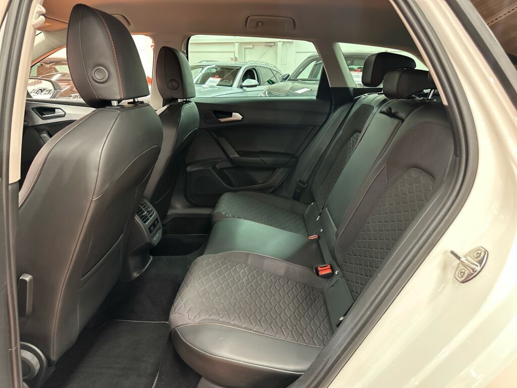 Seat Leon Sportstourer 2021 Valkoinen