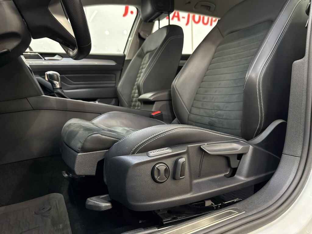 Volkswagen Passat 2021 Valkoinen