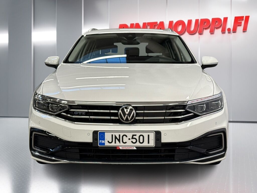 Volkswagen Passat 2021 Valkoinen