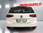 Volkswagen Passat 2021 Valkoinen