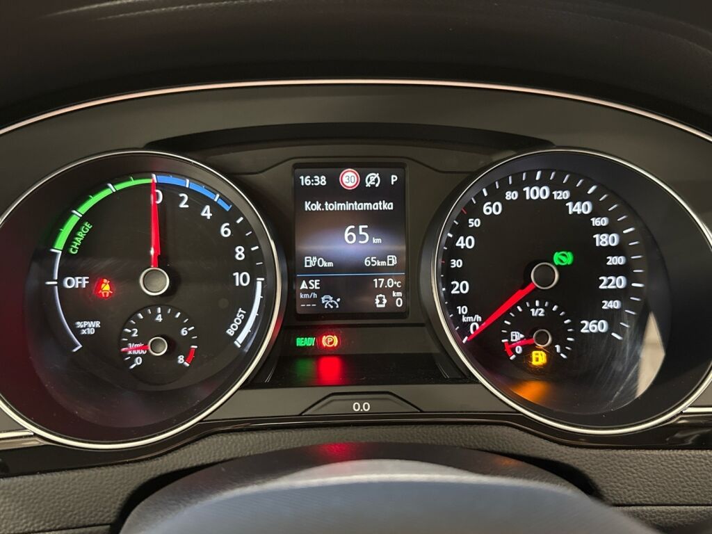 Volkswagen Passat 2021 Valkoinen