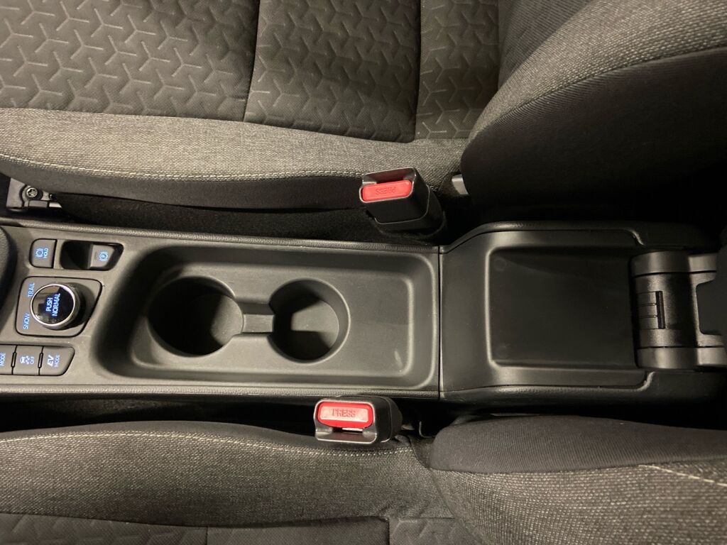 Toyota Yaris Cross 2023 Oranssi