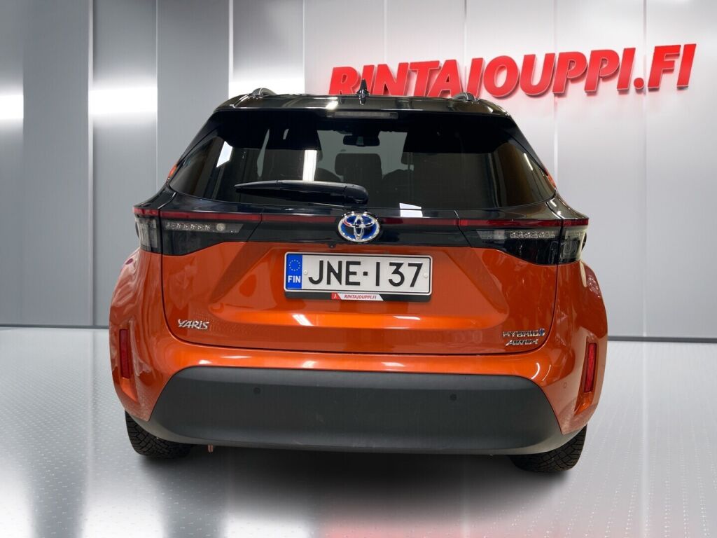 Toyota Yaris Cross 2023 Oranssi