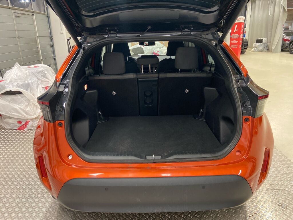 Toyota Yaris Cross 2023 Oranssi