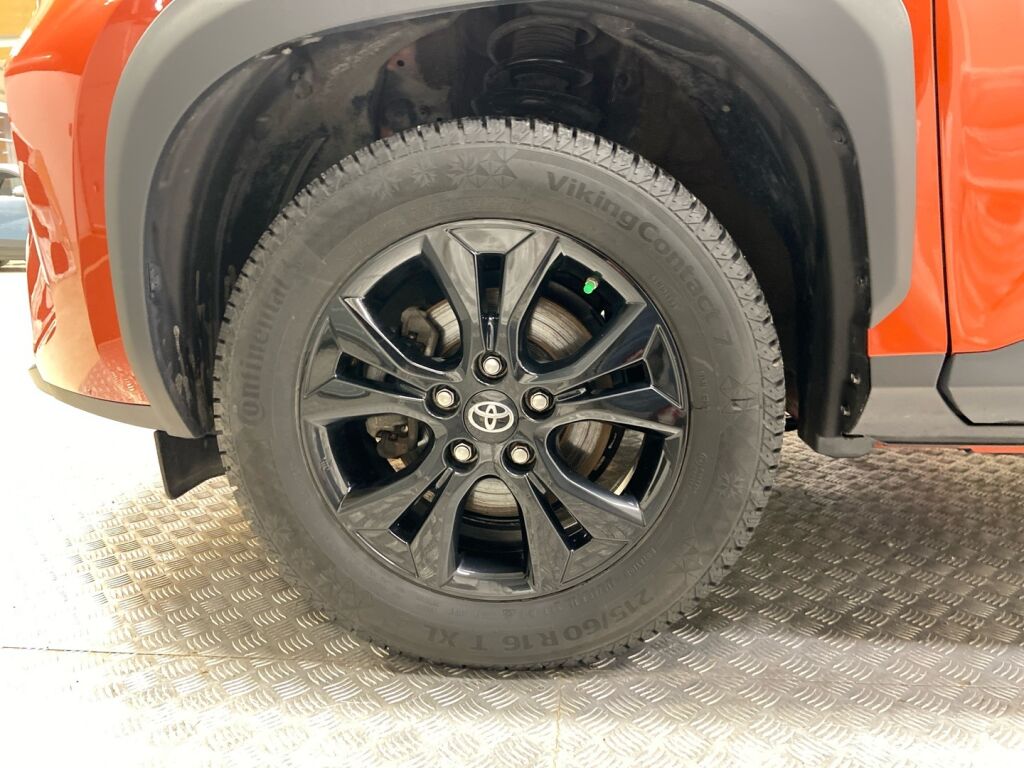 Toyota Yaris Cross 2023 Oranssi