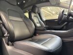 Tesla Model Y 2023 Sininen