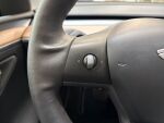 Tesla Model Y 2023 Sininen