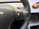 Tesla Model Y 2023 Sininen