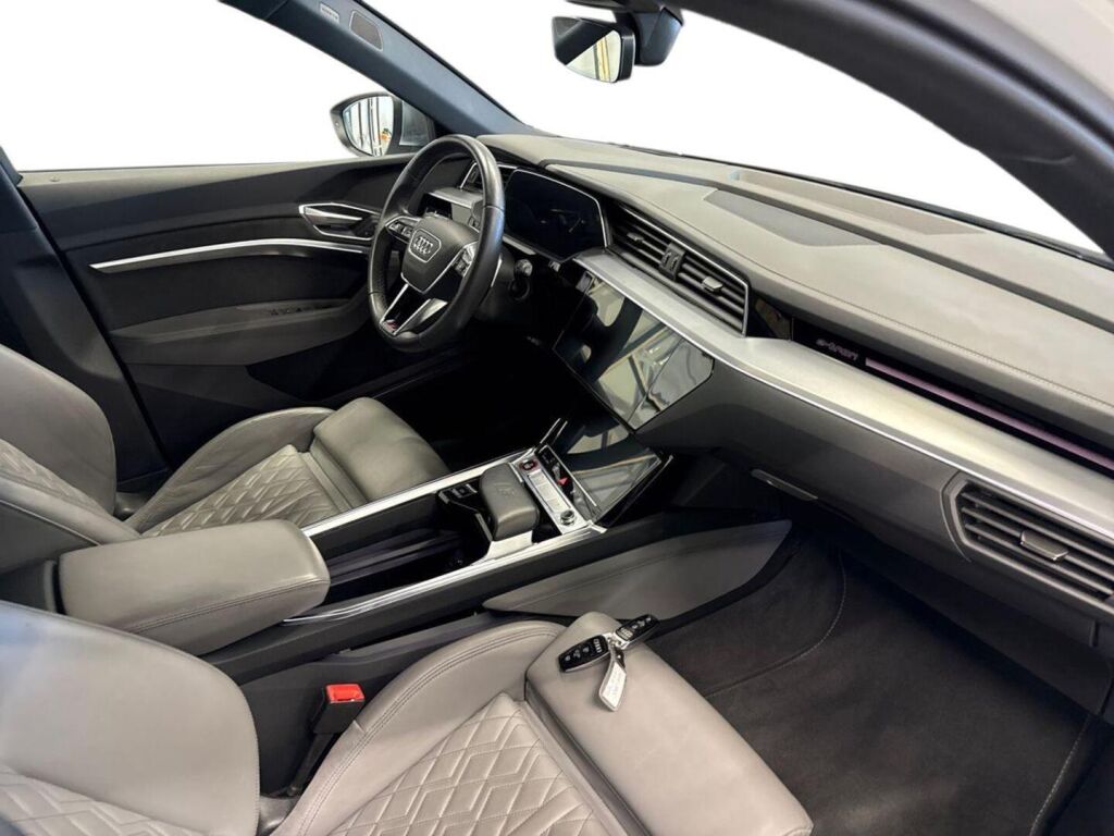 Audi e-tron 2022 Valkoinen