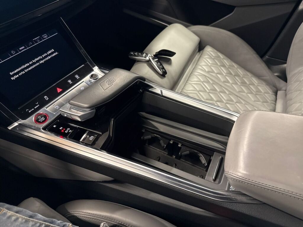 Audi e-tron 2022 Valkoinen