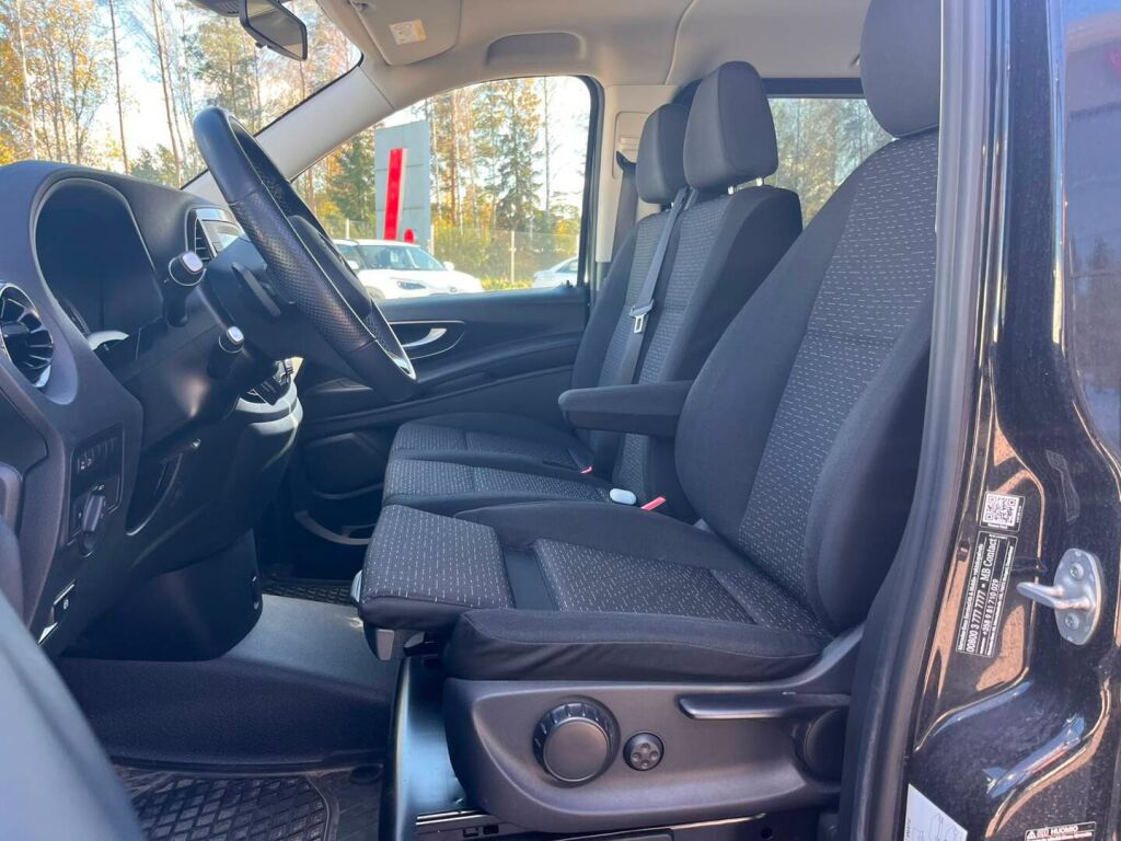 Mercedes-Benz Vito 2023 Musta