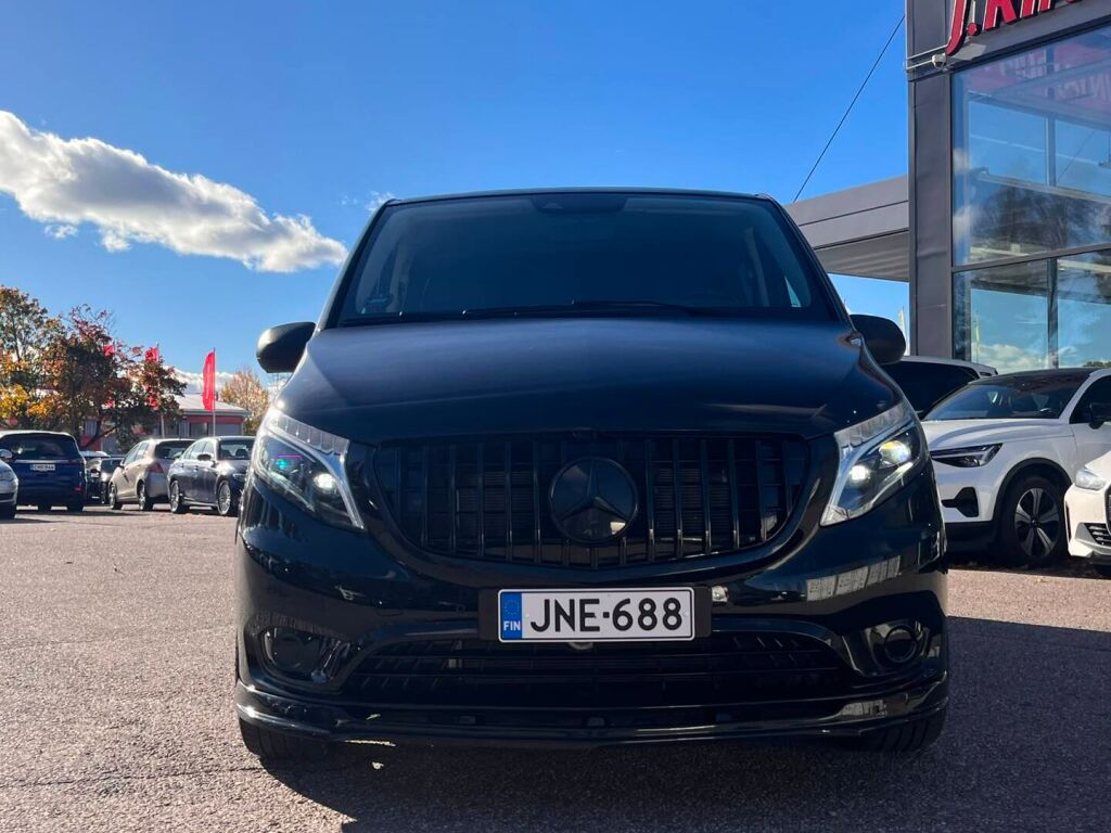 Mercedes-Benz Vito 2023 Musta
