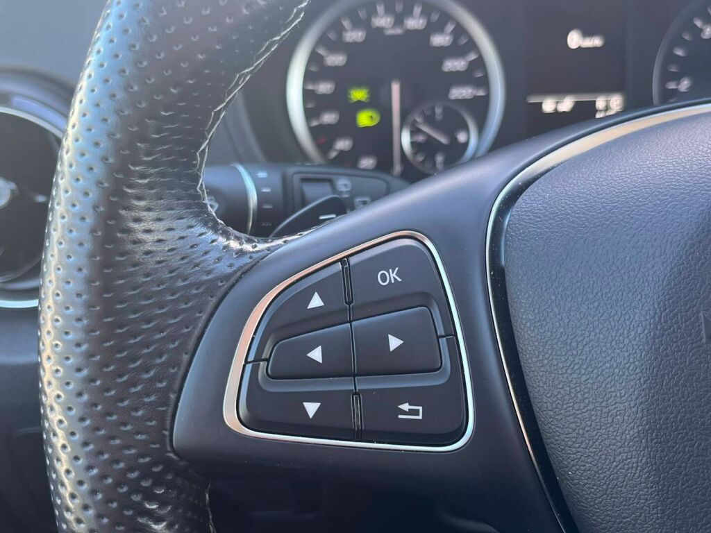 Mercedes-Benz Vito 2023 Musta