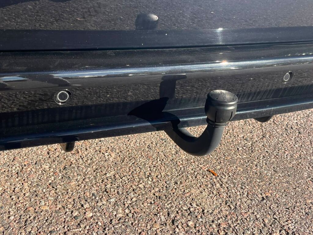 Mercedes-Benz Vito 2023 Musta