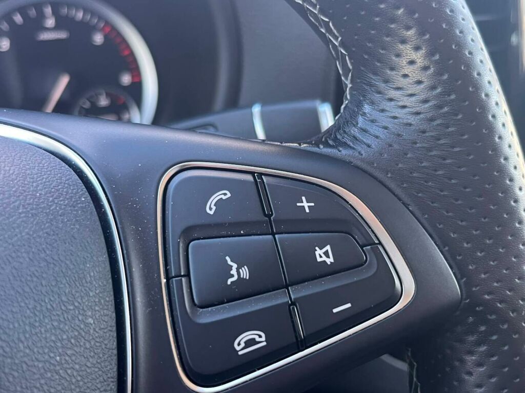 Mercedes-Benz Vito 2023 Musta