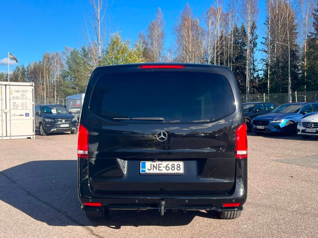 Mercedes-Benz Vito 2023 Musta