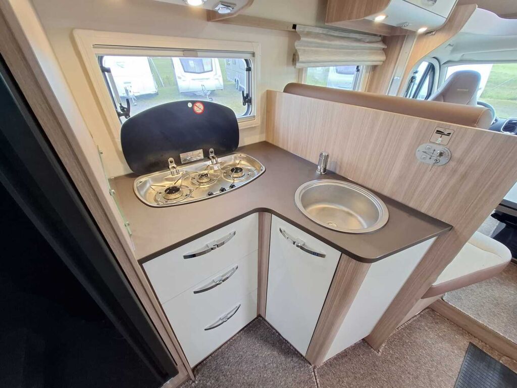 Bürstner Ixeo Time IT 726 J.Edition 2023 Valkoinen