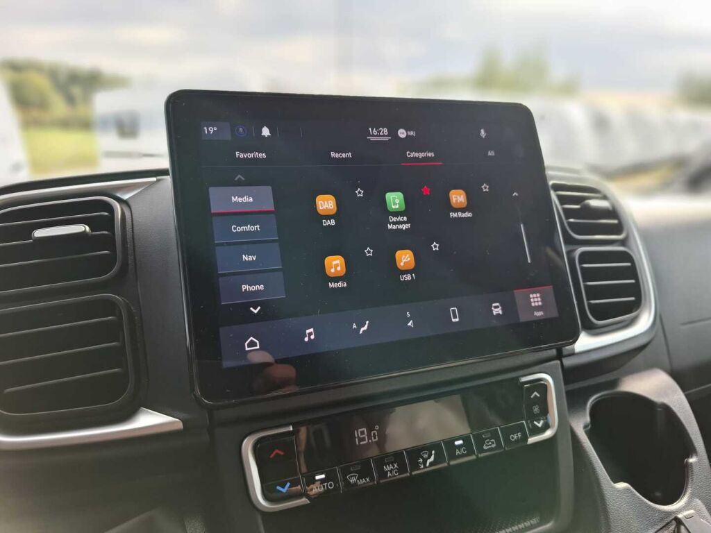 Bürstner Ixeo Time IT 726 J.Edition 2023 Valkoinen